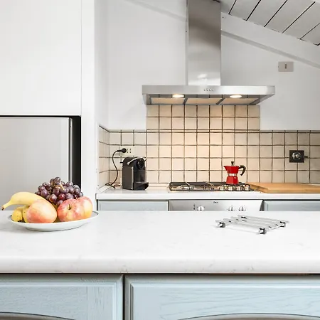 Pratello Elegante E Raffinata Mansarda *