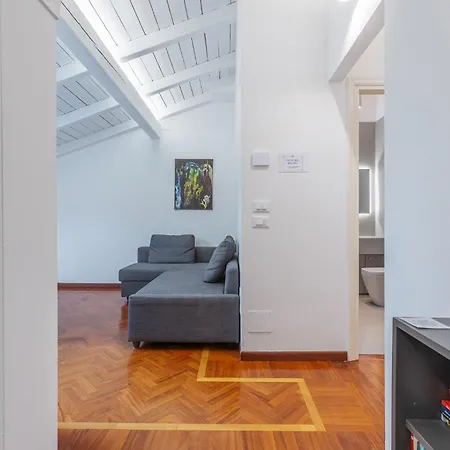 Lägenhet Pratello Elegante E Raffinata Mansarda Bologna