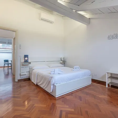 Lejlighed Guesthost - Pratello Elegante E Raffinata Mansarda Bologna