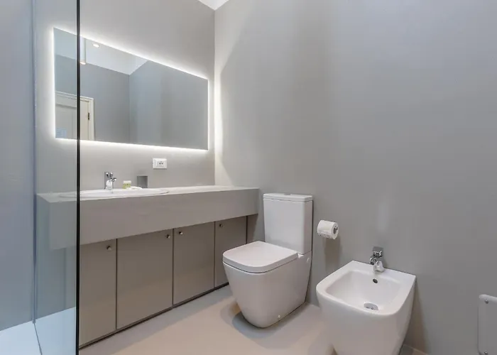 Guesthost - Pratello Elegante E Raffinata Mansarda Bologne