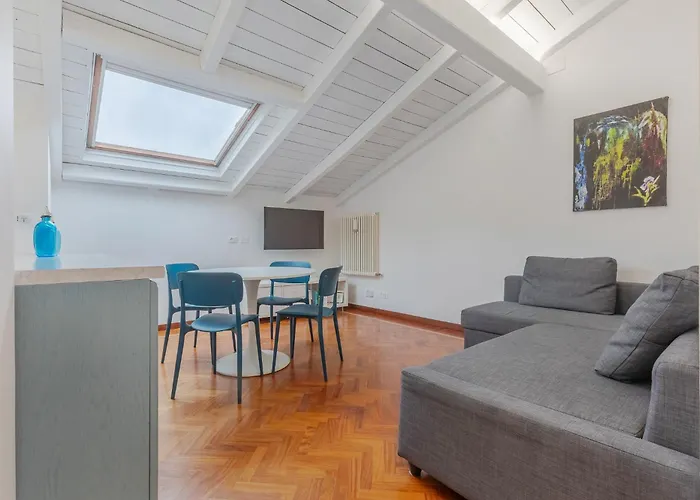 Apartamento Guesthost - Pratello Elegante E Raffinata Mansarda
