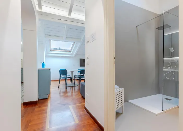 Guesthost - Pratello Elegante E Raffinata Mansarda Bolonia