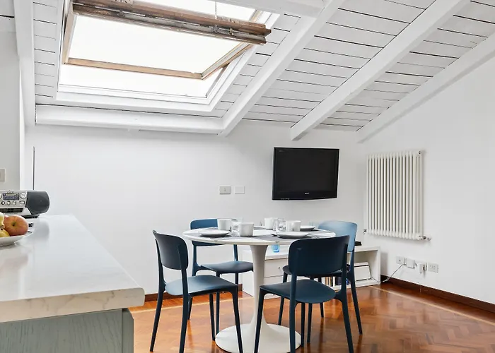 Apartamento Guesthost - Pratello Elegante E Raffinata Mansarda Bolonia