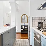 Guesthost - Pratello Elegante E Raffinata Mansarda Appartement *