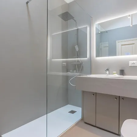 Pratello Elegante E Raffinata Mansarda Apartamento