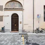 Guesthost - Pratello Elegante E Raffinata Mansarda Apartamento *