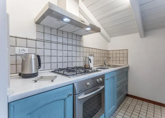 Guesthost - Pratello Elegante E Raffinata Mansarda Apartament