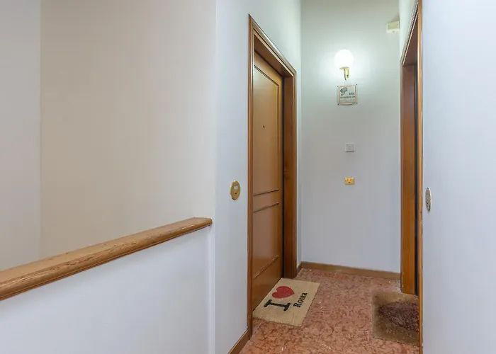 Apartament Guesthost - Pratello Elegante E Raffinata Mansarda Bolonia